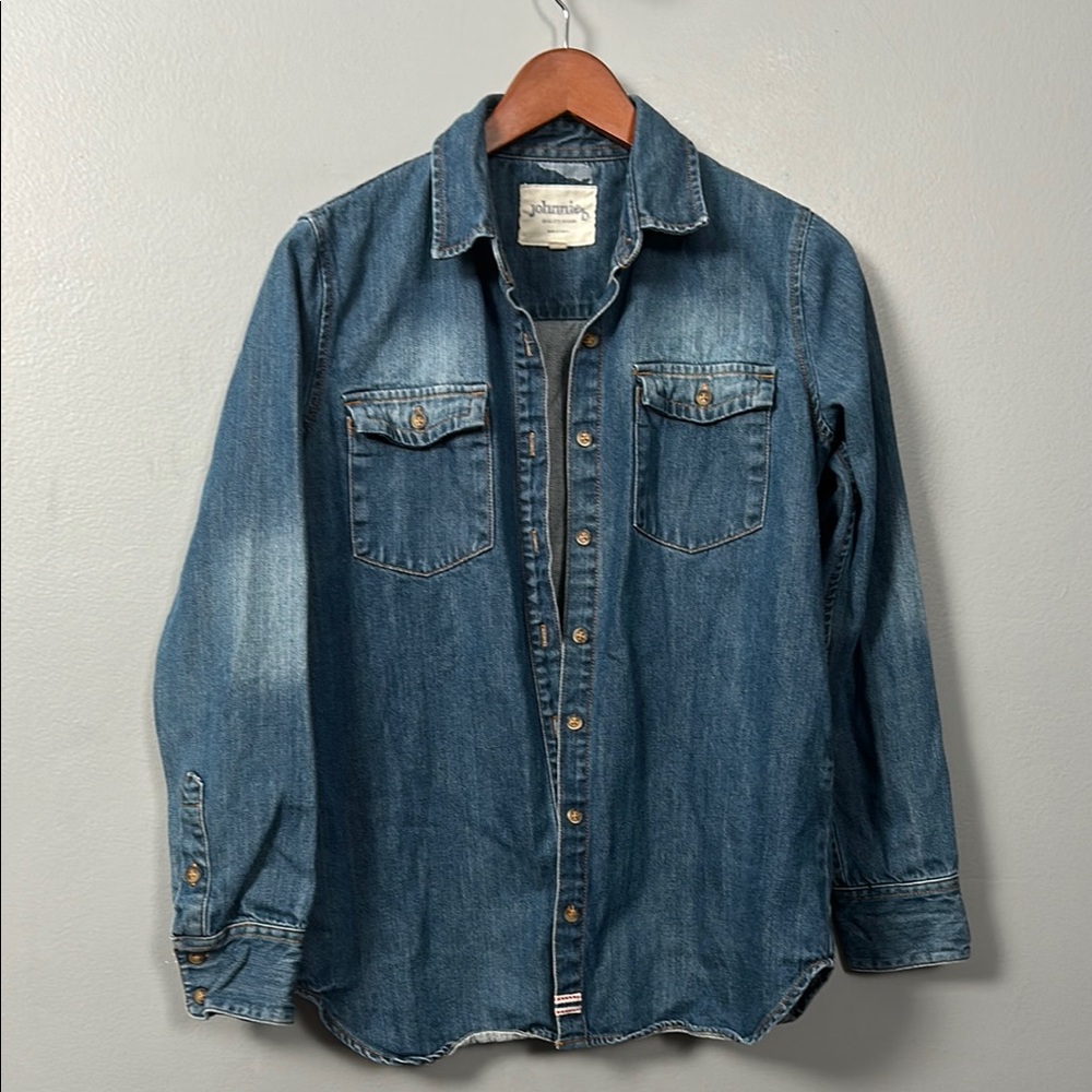 Johnnie b Boden Blue Denim Button-Up Shirt size small unisex